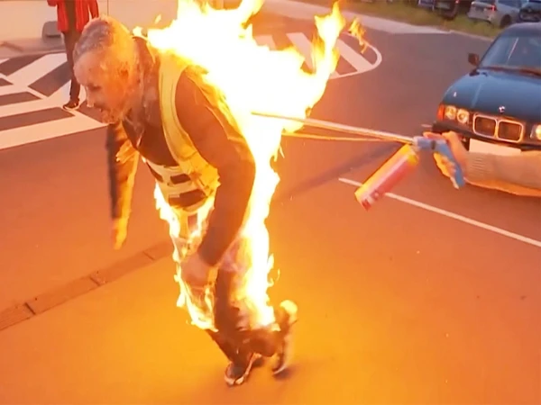 آسٹرین شہری نے خود کو آگ لگا کر انوکھا ریکارڈ بنا ڈالا